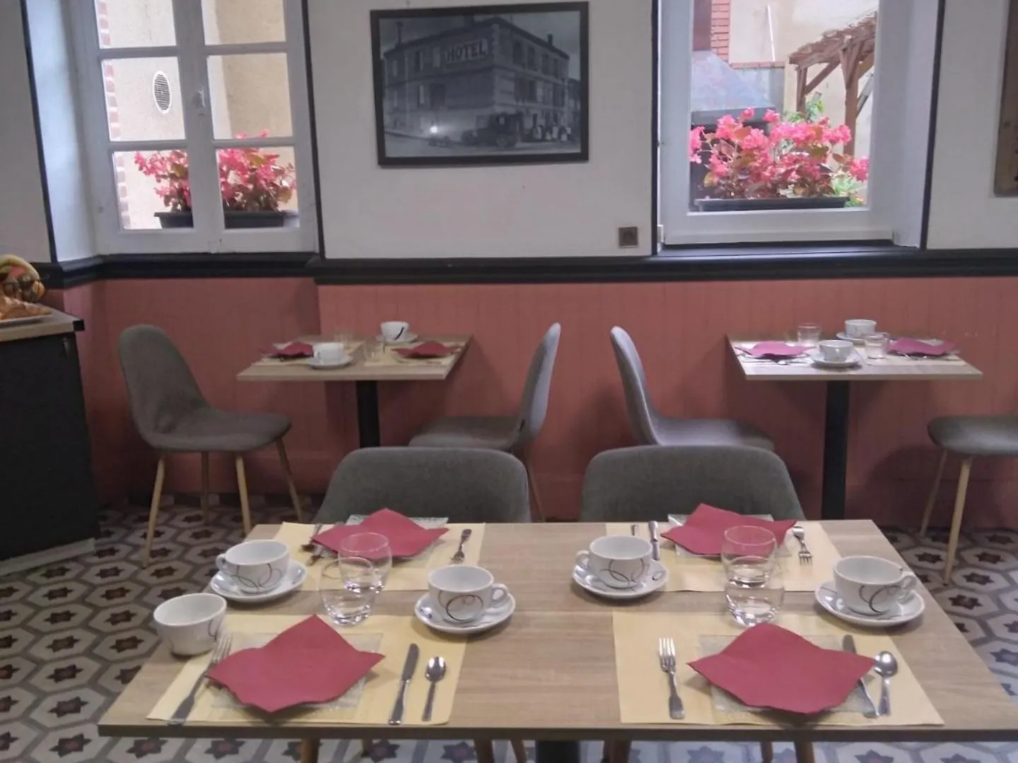 **  Hotel Le Normandy Beaumont-de-Lomagne France