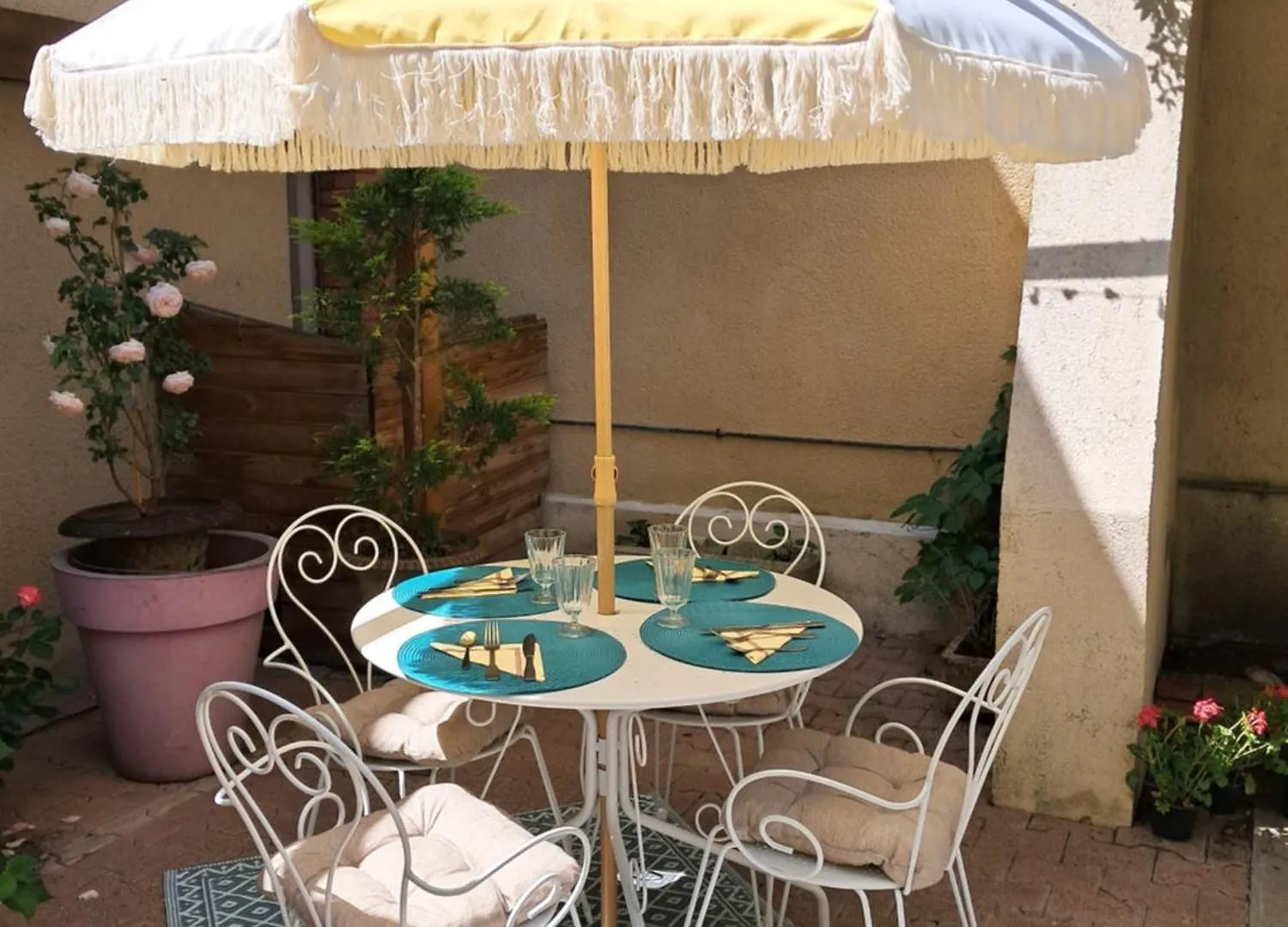 Hotel Le Normandy Beaumont-de-Lomagne 2*,  France
